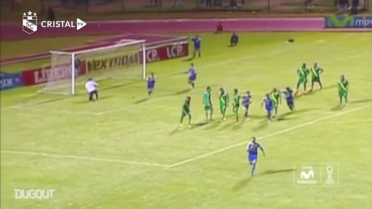 VIDEO: Carlos Lobatón’s under the wall free-kick goal