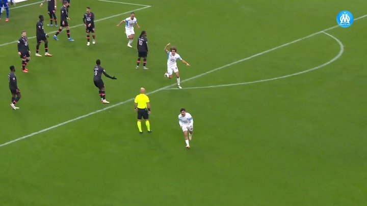 VIDÉO : Le superbe but de Cengiz Under contre Lille