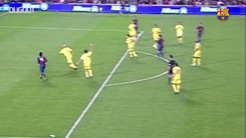 Le but splendide de Ronaldinho contre Villarreal. Dugout
