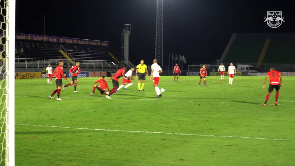 Jadsom marca e garante a vitória do Red Bull Bragantino sobre o Atlético-GO. DUGOUT