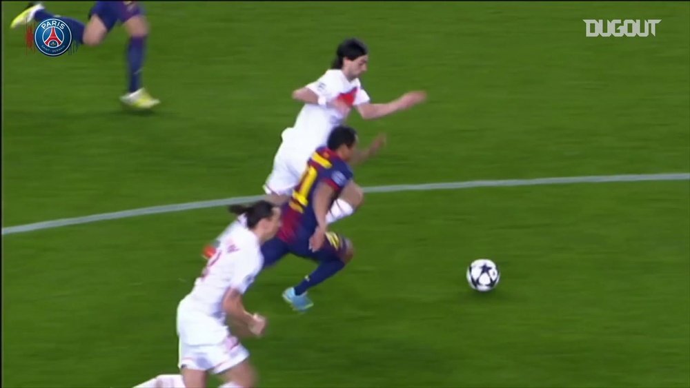 Le but de Javier Pastore contre Barcelone. dugout