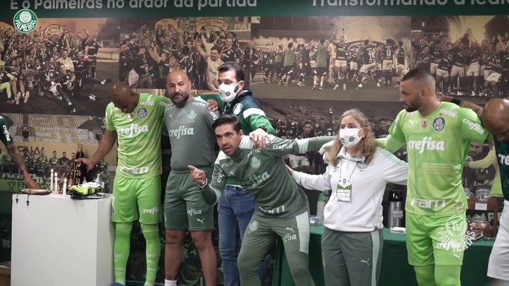 Felipe Melo e Abel Ferreira ‘inflamam’ vestiário do Palmeiras contra o Sport