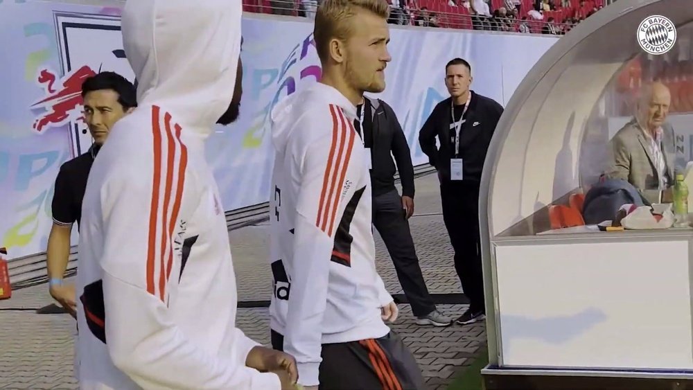 Les coulisses de la victoire du Bayern en Supercoupe d'Allemagne. dugout