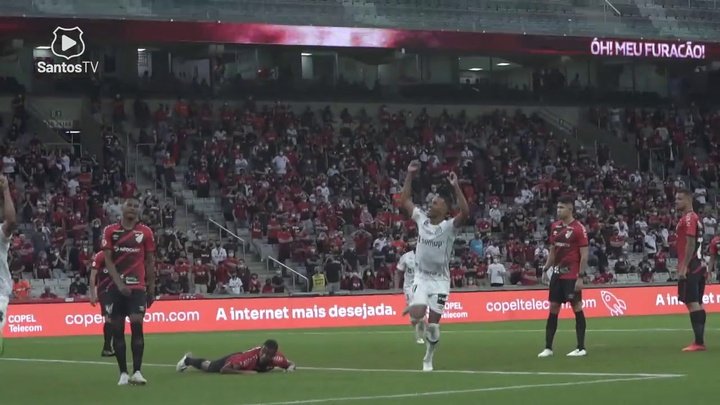 VÍDEO: Madson marca o gol da vitória do Santos sobre o Athletico-PR