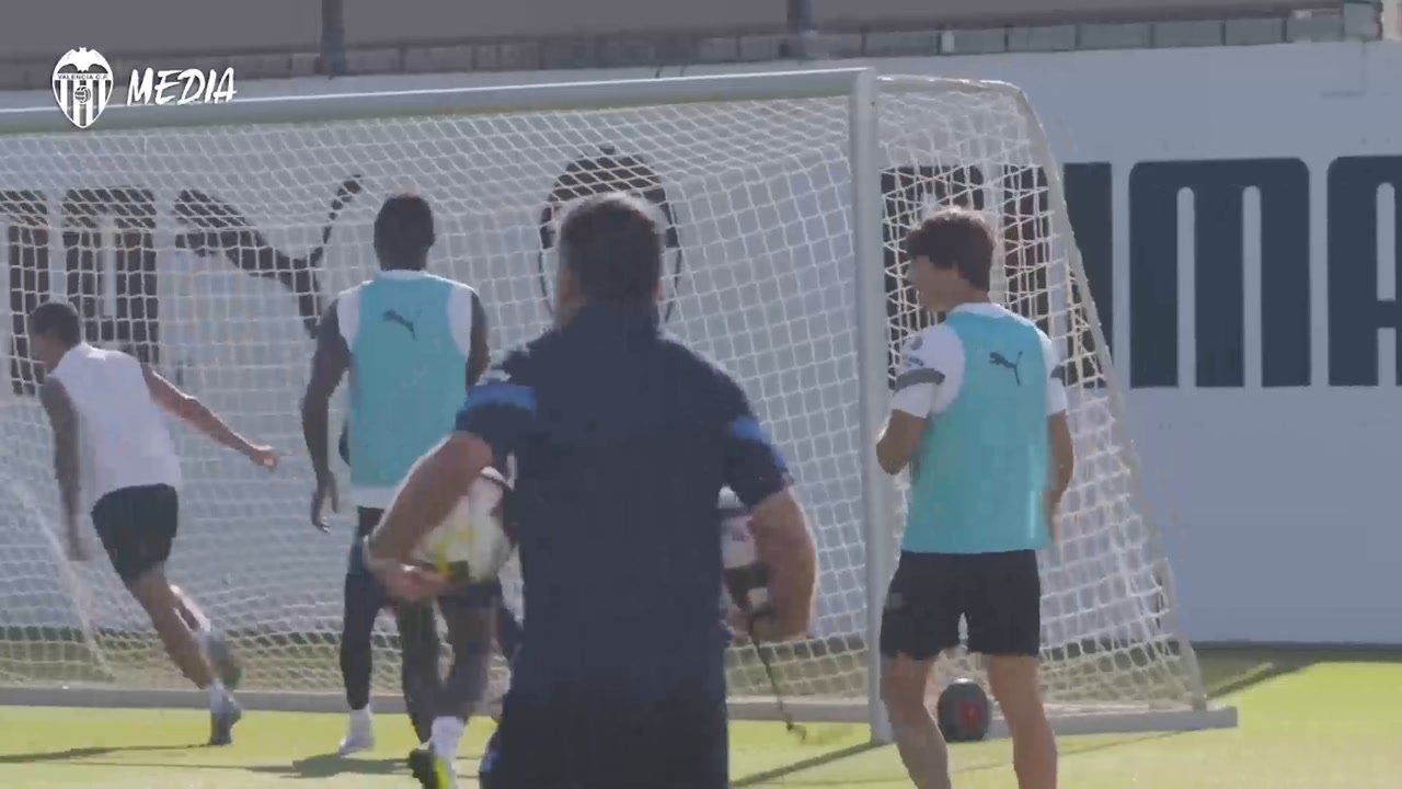VÍDEO: el último entrenamiento del Valencia antes de visitar al Athletic Club
