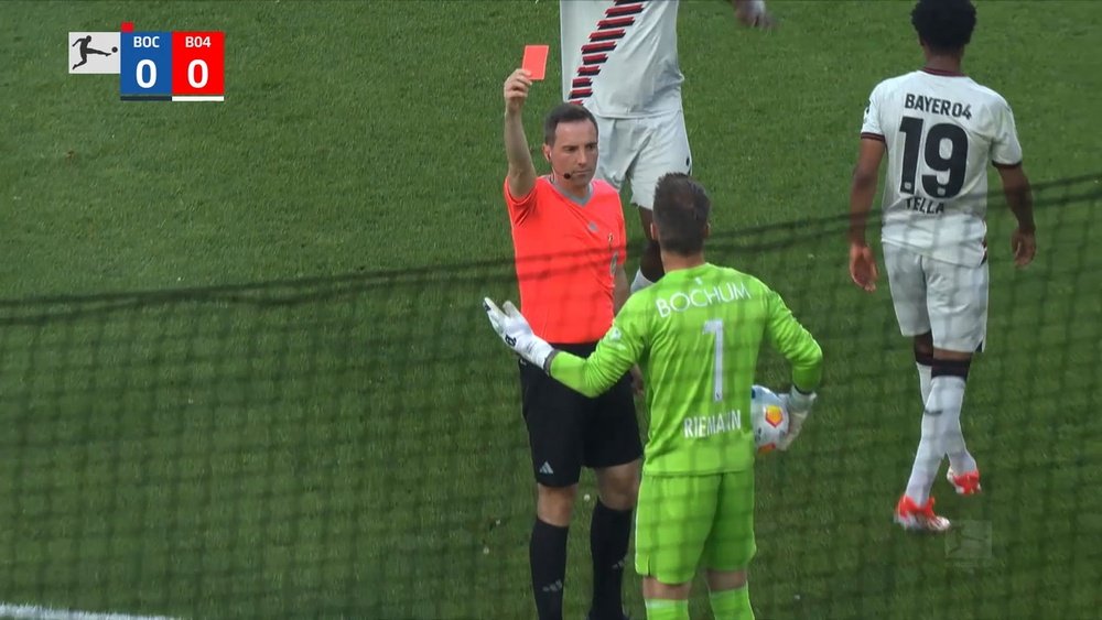 Leverkusen thrash Bochum to reach 50 unbeaten games. DUGOUT