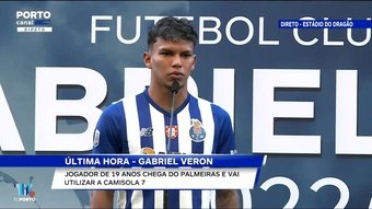 Veron reforça o ataque do FC Porto.AFP