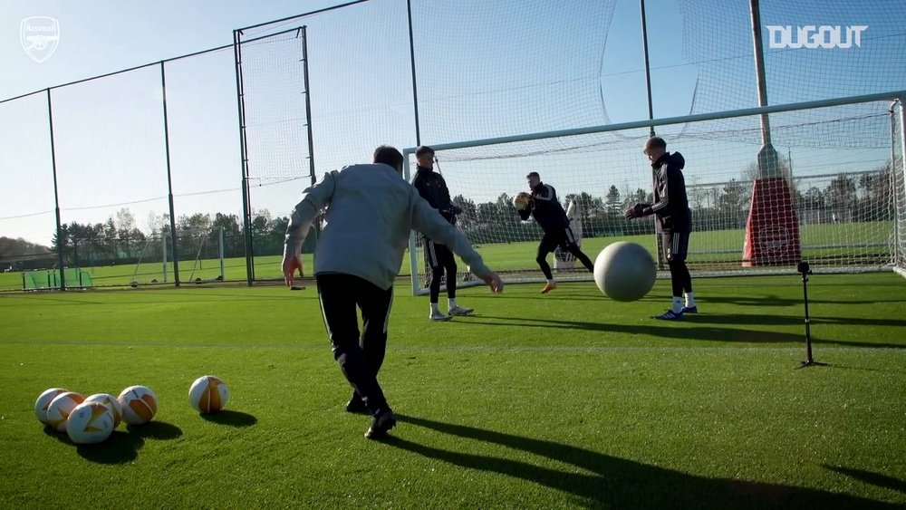 Arsenal trained ahead of the Molde match. DUGOUT