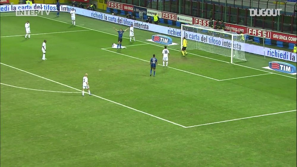 VIDÉO : Le but magnifique d'Ibrahimovic contre Bologne. Dugout