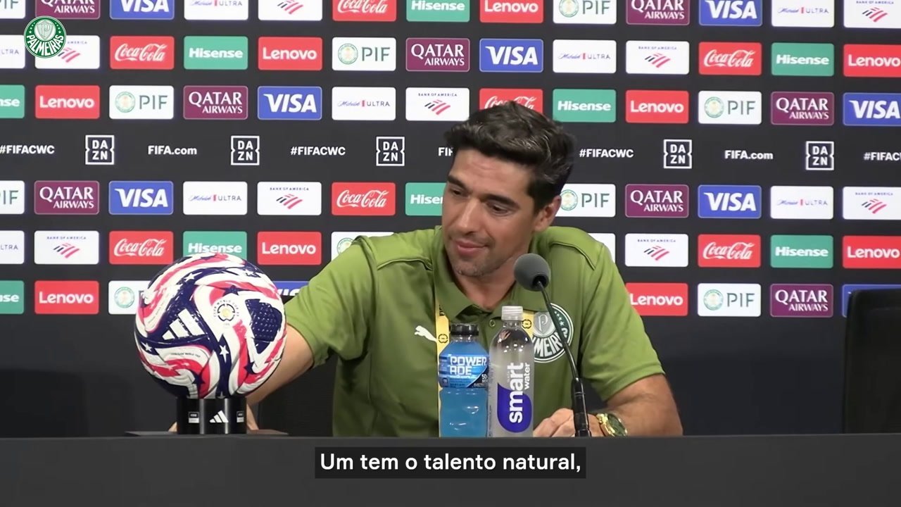 Messi ou Cristiano Ronaldo? Abel Ferreira revela qual prefere