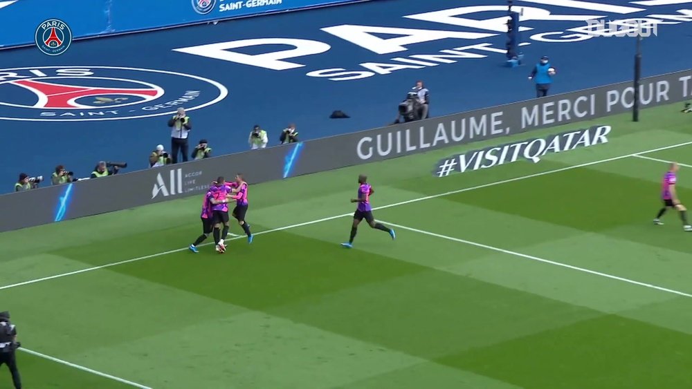 Il gol-vittoria di Icardi contro il Saint-Etienne. Dugout