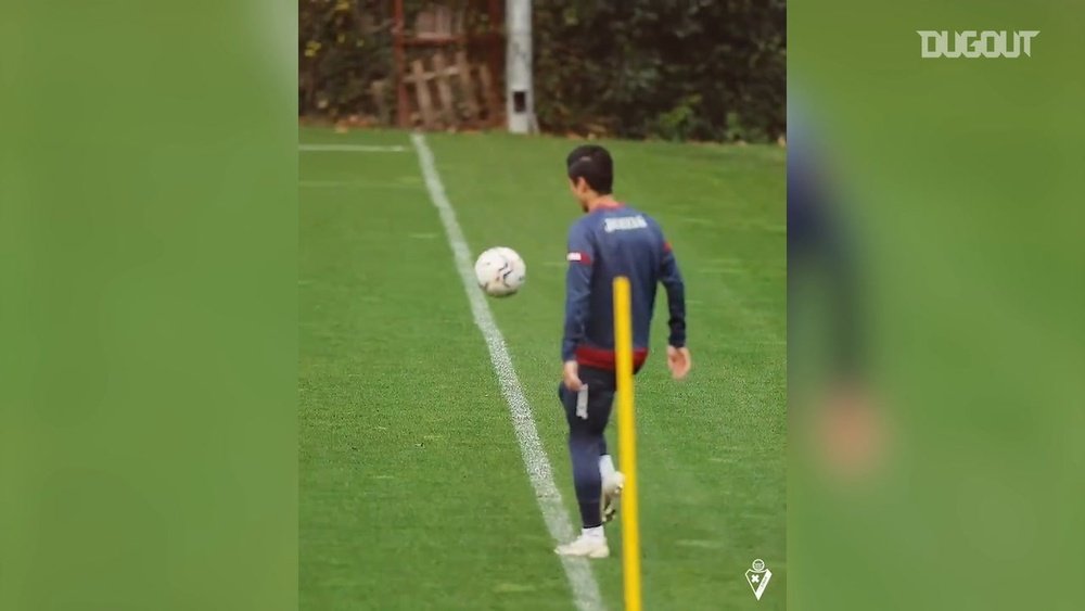 VIDEO: Inui and Muto in Eibar training. DUGOUT
