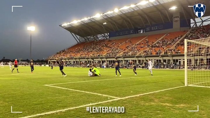 VIDEO: Goalkeeping error leads to Monterrey goal v Pumas
