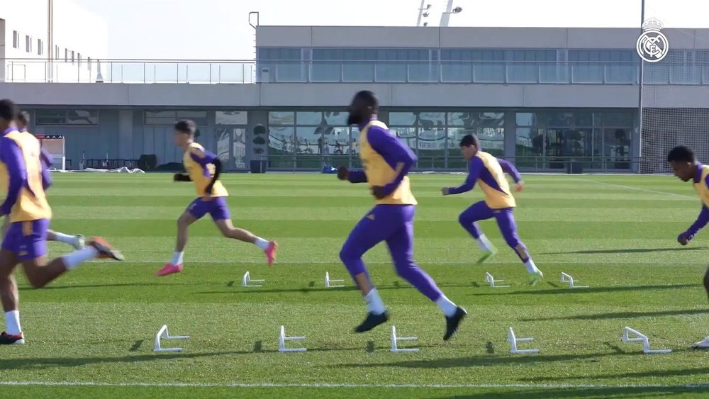 Ancelotti will be able to count on Bellingham for Thurday's clash. DUGOUT