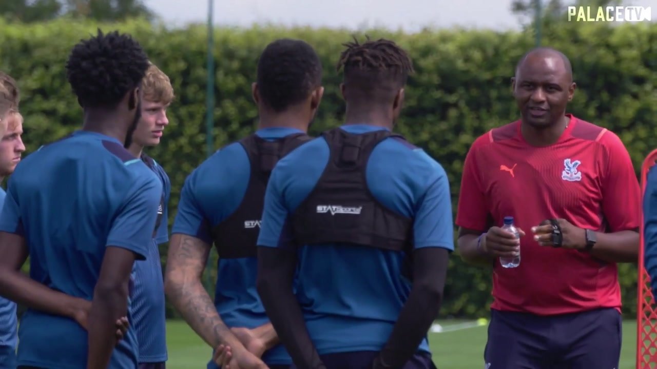 Primeiro dia de Patrick Vieira como técnico do Crystal Palace.