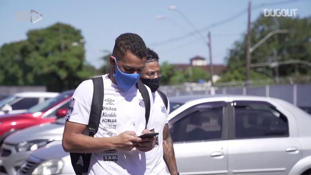 Behind the scenes of Santos' draw vs Ceará at Vila Belmiro. DUGOUT