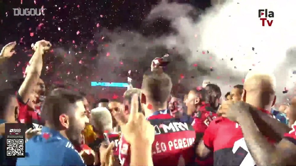 VIDÉO : Flamengo célèbre le titre de Brasileirão. Dugout