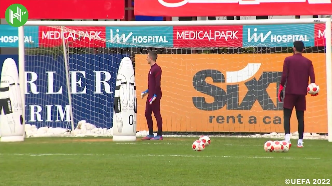 Le dernier entrainement de Galatasaray avant Barcelone. Dugout