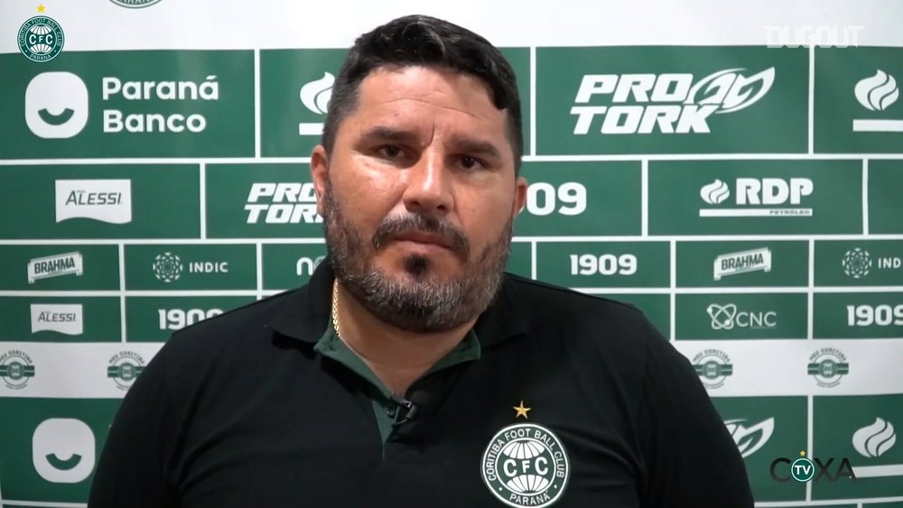Técnico do Coritiba fala sobre vitória do seu clube. DUGOUT