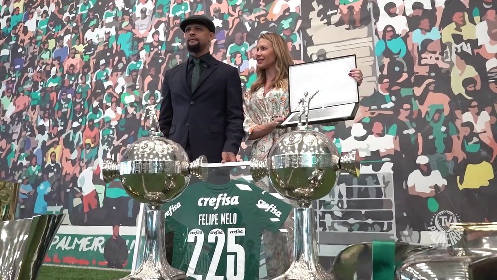 Felipe Melo se despede do Palmeiras e é homenageado. DUGOUT