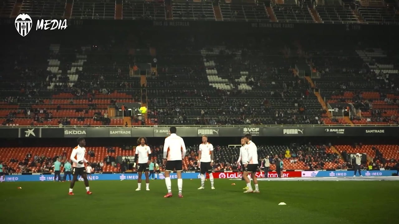 VIDEO: Behind the scenes as Valencia get dramatic win v Elche