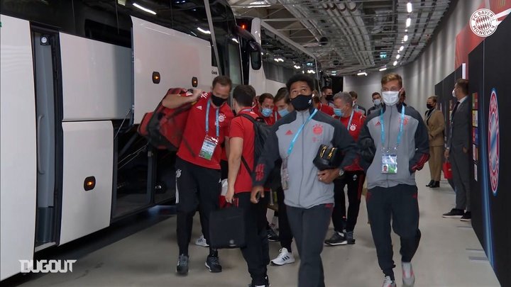 VIDEO: Behind the scenes: FC Bayern arrive for the 2020 European Super Cup