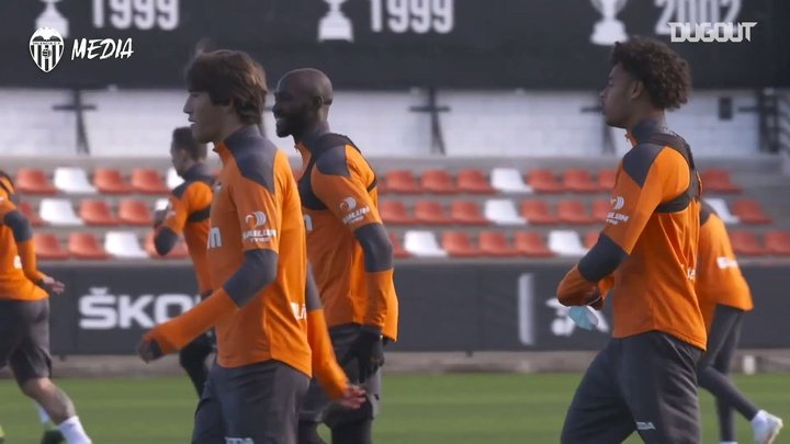 VÍDEO: Valencia treina para estreia na Copa do Rei de 2020/21