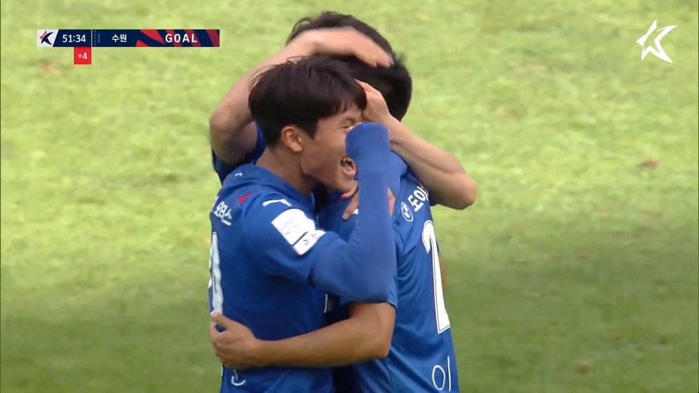 Suwon Bluewings beat Gangwon 3-2 in the K-League. DUGOUT