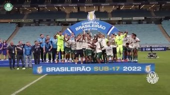 Estêvão, la nouvelle pépite de Palmeiras, a offert la victoire à son clun à la 98e minute de jeu contre Botafogo-SP en Coupe du Brésil.