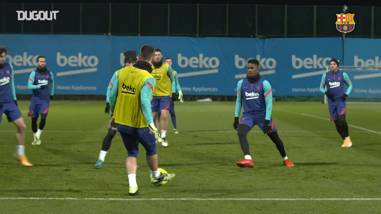Barcelona's first training session of the year. DUGOUT