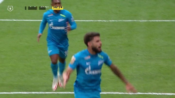Yuri Alberto recebe de Malcom e faz bonito gol para o Zenit