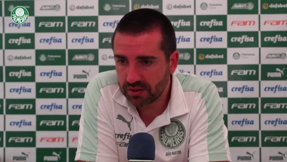 João Martins fala em oportunidades futuras para jovens do Palmeiras. DUGOUT