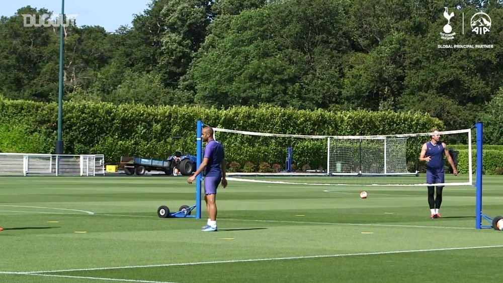 VIDEO: Spurs enjoy a game of head tennis at training. DUGOUT