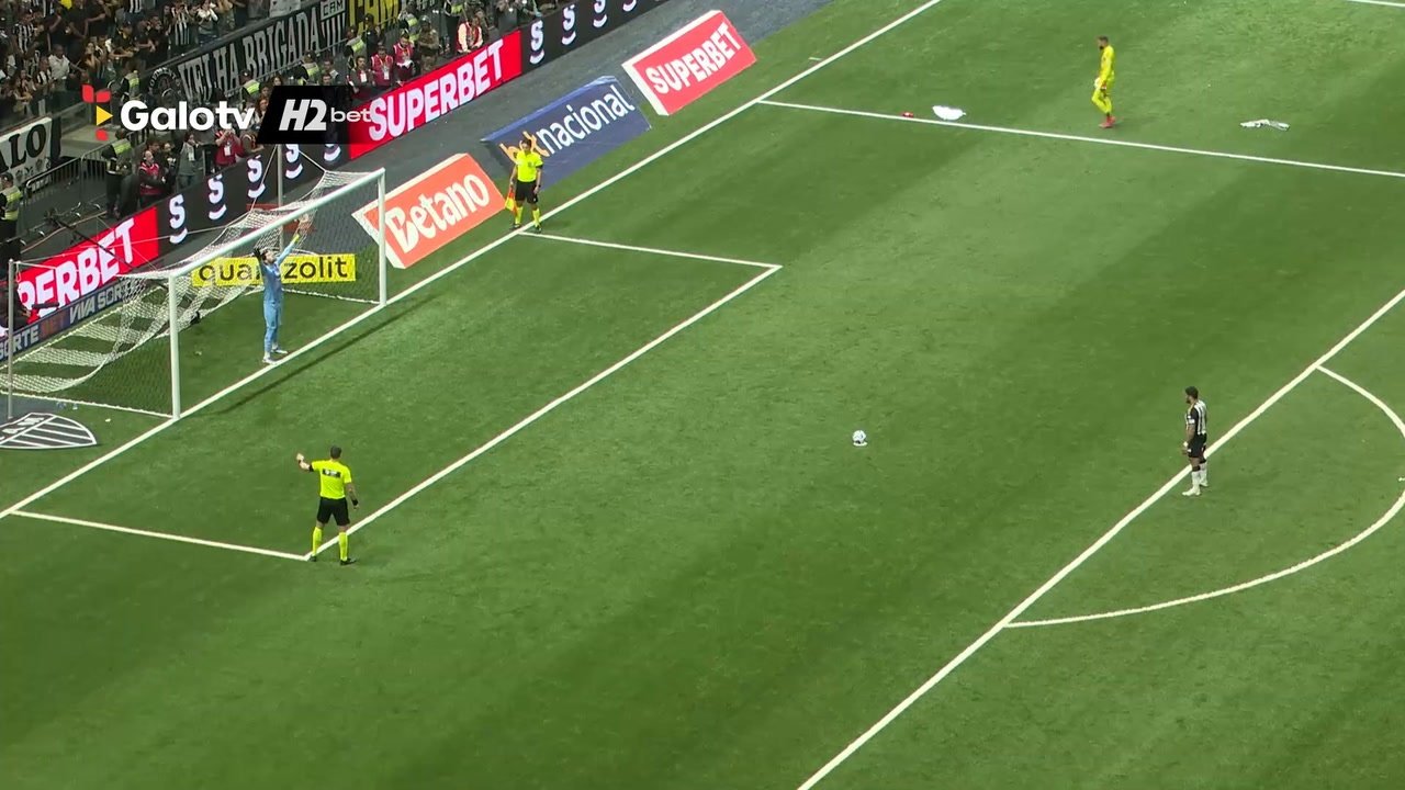O Galo está classificado às quartas da Copa do Brasil. Nos pênaltis, com defesa e gol de Everson, além das cobranças certeiras de Hulk, Scarpa e Igor Gomes, o Atlético eliminou o Flamengo na Arena MRV.