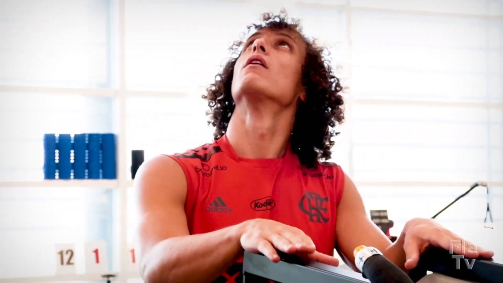 Il primo giorno di David Luiz nel Flamengo. Dugout
