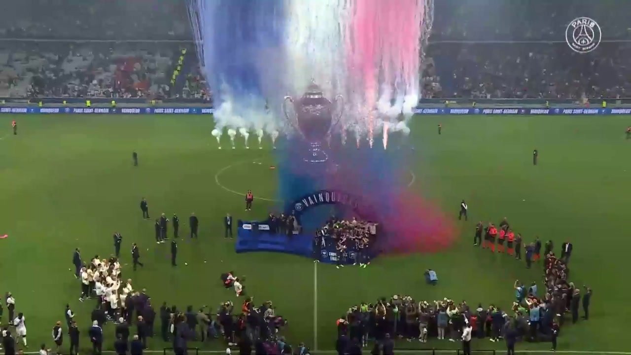 Le Paris Saint-Germain a battu Lyon (2-1) en finale de la Coupe de France grâce à des buts de Dembélé et Fabián Ruiz.