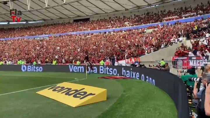 Os gols do Flamengo na vitória por 3 a 1 contra o São Paulo pelo Brasileirão