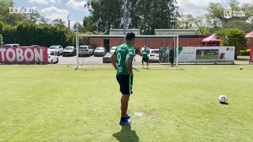 Fue el veterano delantero de 33 años el que se llevó la victoria. DUGOUT