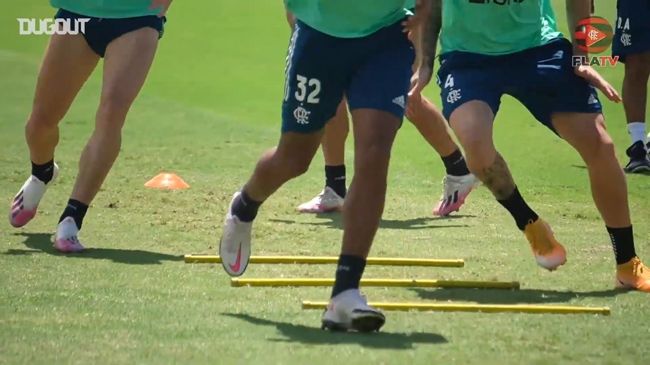 Flamengo training session at Ninho do Urubu. DUGOUT