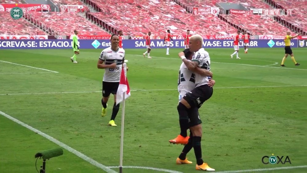 Coritiba draw against Internacional at Beira-Rio. DUGOUT