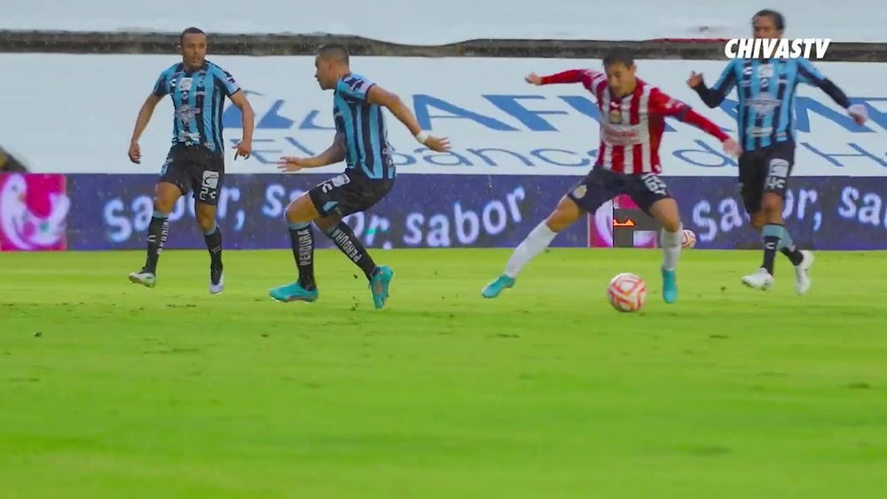 El primer gol de Sebastián Pérez Bouquet en Chivas. DUGOUT
