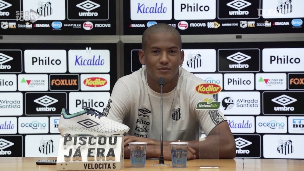 Ângelo comemora primeira vitória com a camisa do Santos. DUGOUT