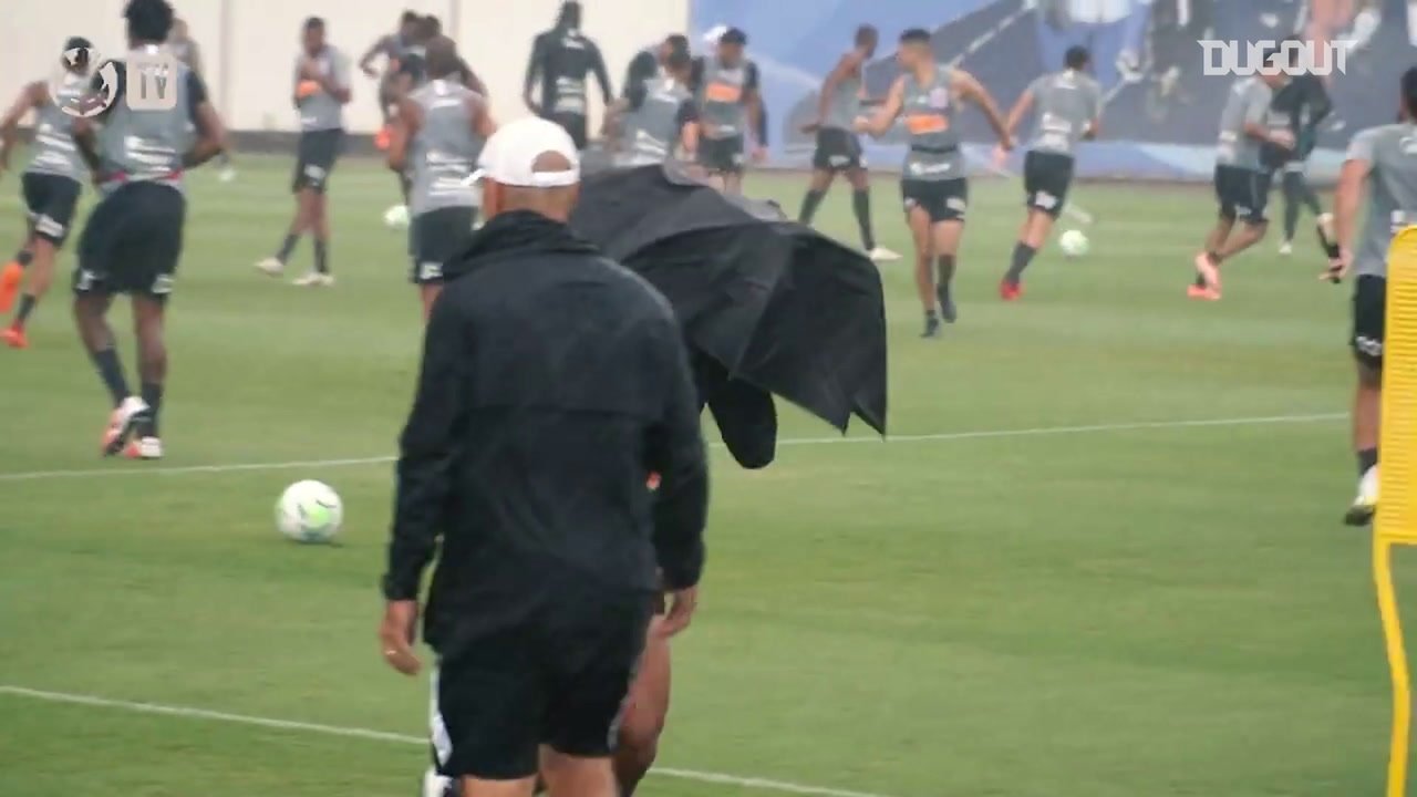 Corinthians continua preparação visando o Fluminense. DUGOUT