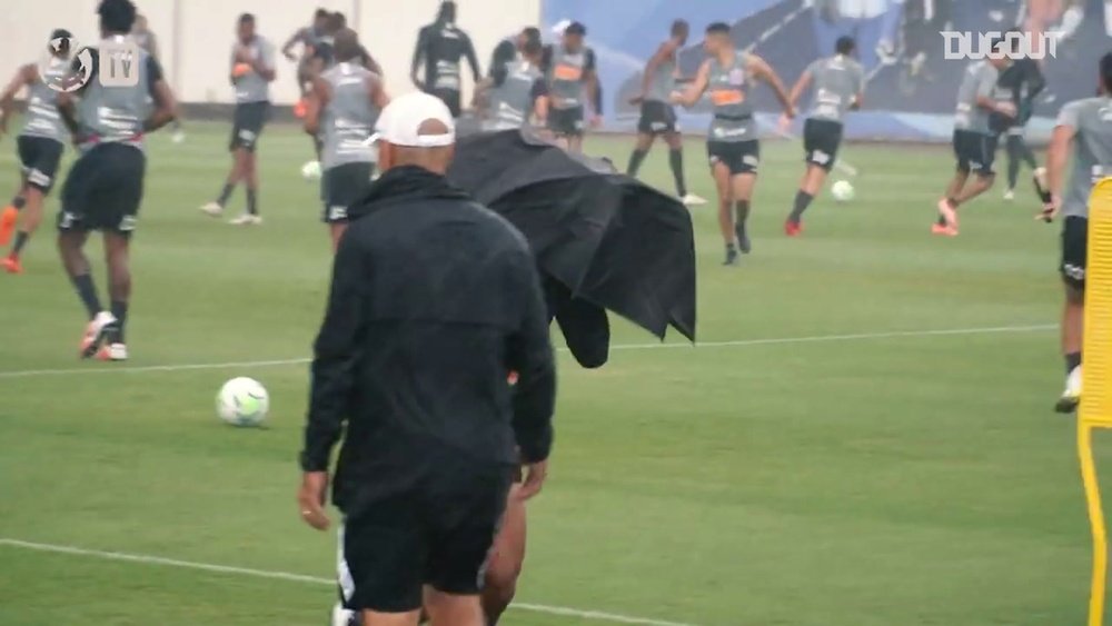 Corinthians continua preparação visando o Fluminense. DUGOUT
