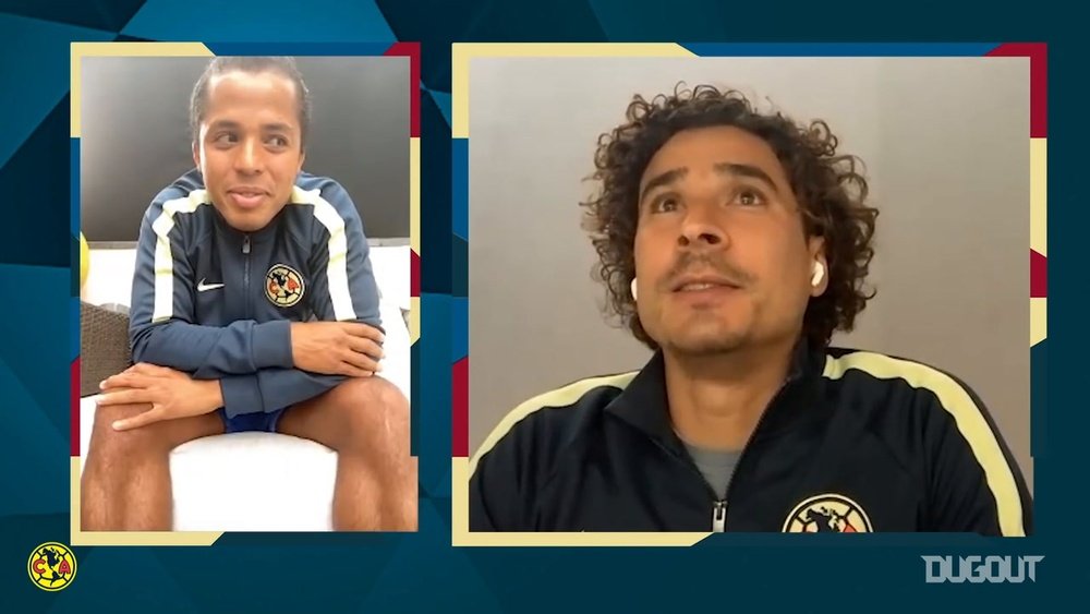 VÍDEO: el día que se conocieron Gio dos Santos y Ochoa. Captura/Dugout