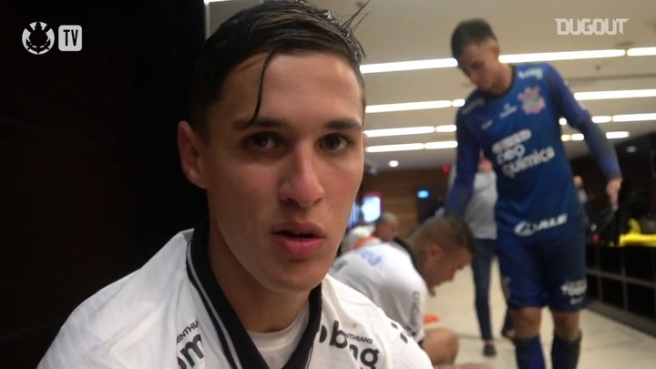 VÍDEO: Vital e jovens do Corinthians comemoram gols e oportunidades
