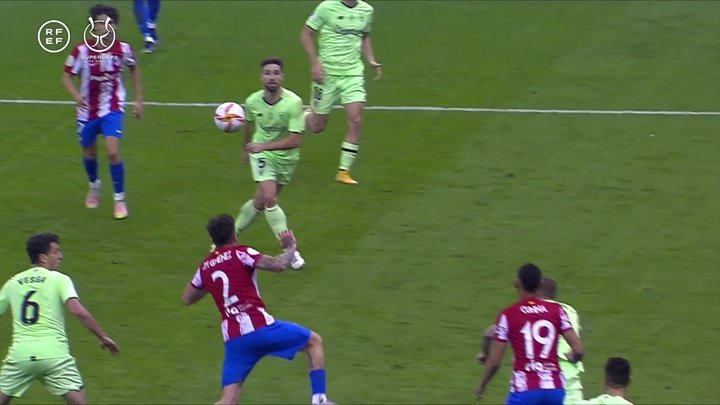VIDEO: Giménez’s red card v Athletic Bilbao