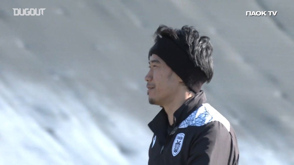 Shinji Kagawa's first training session with PAOK. DUGOUT