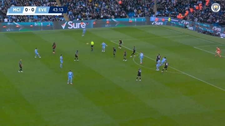 VIDEO: Cancelo's inch-perfect assist vs Everton