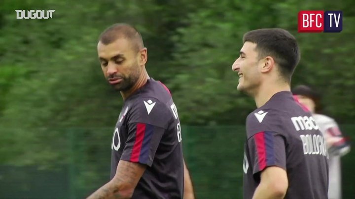 VIDEO: Orsolini scores amazing goal in Bologna training